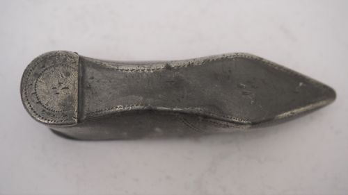 ANTIQUE ENGLISH PEWTER LADIES SHOE SNUFF BOX CIRCA 1840 - ADDITIONAL PHOTO 5