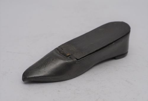 antique english pewter ladies shoe snuff box circa 1840 - CATEGORY: ANTIQUE BOXES - DATED 19TH CENTURY