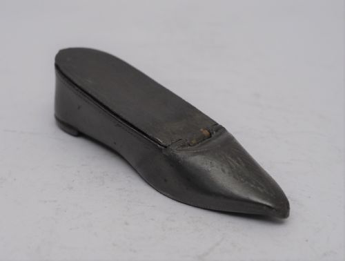 ANTIQUE ENGLISH PEWTER LADIES SHOE SNUFF BOX CIRCA 1840 - ADDITIONAL PHOTO 1