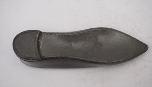 ANTIQUE ENGLISH PEWTER LADIES SHOE SNUFF BOX CIRCA 1840 - ADDITIONAL PHOTO 6