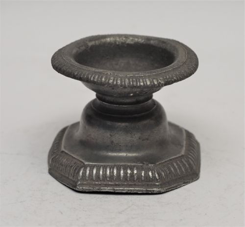 antique octagonal table salt probably french circa 1720 - CATEGORY: ANTIQUE METAL - DATED 18TH CENTURY