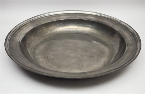 antique scottish pewter single reeded 14 inch deep welled dish circa 1720 - CATEGORY: ANTIQUE METAL - DATED 18TH CENTURY