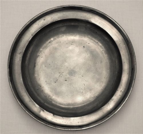 ANTIQUE SCOTTISH PEWTER SINGLE REEDED 14 INCH DEEP WELLED DISH CIRCA 1720 - ADDITIONAL PHOTO 1