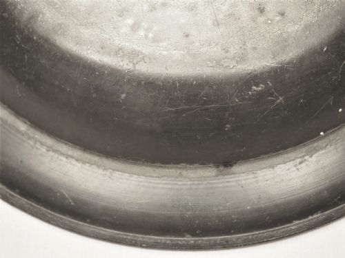 ANTIQUE SCOTTISH PEWTER SINGLE REEDED 14 INCH DEEP WELLED DISH CIRCA 1720 - ADDITIONAL PHOTO 3
