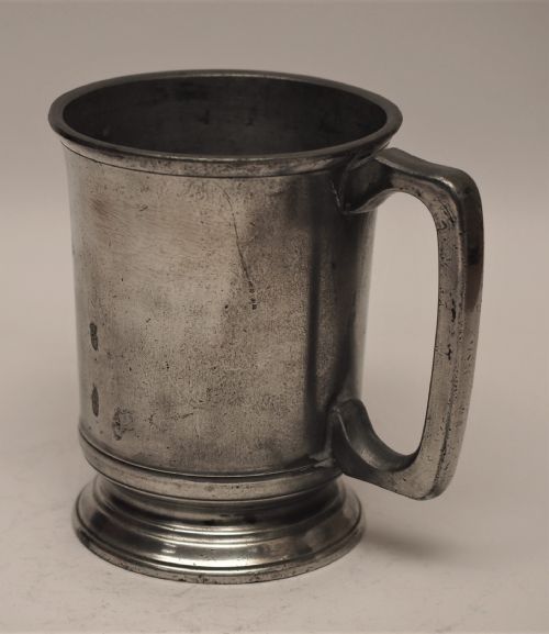 ANTIQUE ENGLISH PEWTER 1 PINT MEASURE LORD HIGH ADMIRAL CIRCA 1890 - ADDITIONAL PHOTO 1