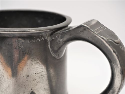 ANTIQUE ENGLISH PEWTER 1 QUART SPOUTED MEASURE W R LOFTUS 1856 1887 - ADDITIONAL PHOTO 5
