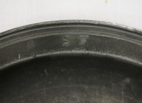 ENGLISH PEWTER 17TH CENTURY NARROW RIM 8IN PLATE VERY WELL MARKED CIRCA 1680 - ADDITIONAL PHOTO 4