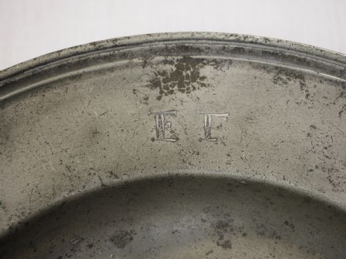 A CHARLES II TRIPLE REEDED PEWTER PLATE BY CHRISTOPHER CLARKE LONDON CIRCA 1680 - ADDITIONAL PHOTO 3