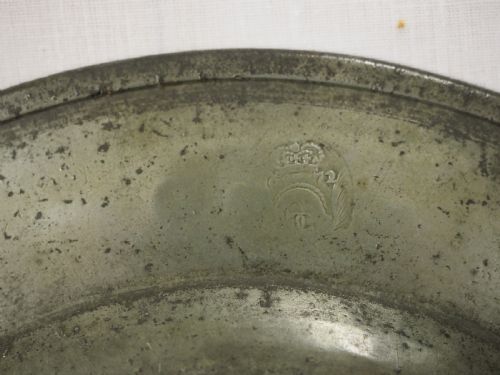 A CHARLES II TRIPLE REEDED PEWTER PLATE BY CHRISTOPHER CLARKE LONDON CIRCA 1680 - ADDITIONAL PHOTO 8