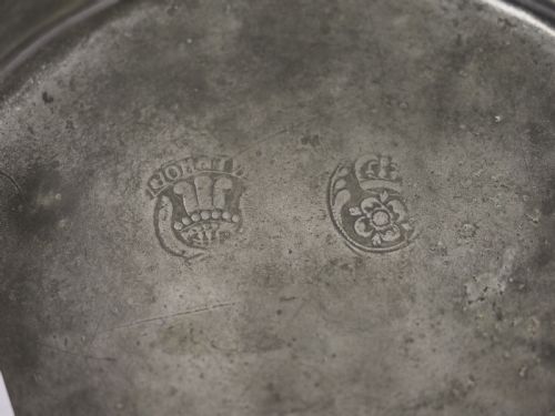 ENGLISH PEWTER CHARLES II TRIPLE REEDED PLATE JOHN TUBB CIRCA 1690 - ADDITIONAL PHOTO 5