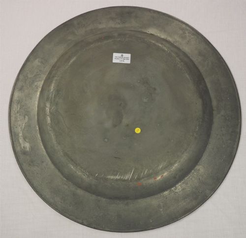 ANTIQUE ENGLISH PEWTER 20IN MULTIPLE REEDED CHARGER BY JOHN BARLOW 1698 1744 - ADDITIONAL PHOTO 1