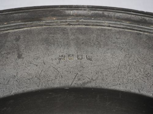 ANTIQUE ENGLISH PEWTER 23 34IN MULTIPLE REEDED CHARGER BY HENRY WIGGIN 1679 1694 - ADDITIONAL PHOTO 2