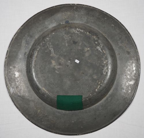 ANTIQUE ENGLISH PEWTER 20 14 INCH BROAD RIM CHARGER BY ROBERT GREGGE 1673 1684 - ADDITIONAL PHOTO 4