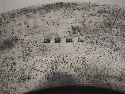 CHARLES II PEWTER 1825IN BROAD RIM CHARGER BY THOMAS DICKINSON CIRCA 1670 - ADDITIONAL PHOTO 4