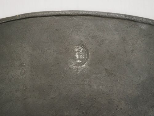 CHARLES II PEWTER 1825IN BROAD RIM CHARGER BY THOMAS DICKINSON CIRCA 1670 - ADDITIONAL PHOTO 7