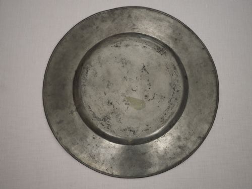 CHARLES II PEWTER 2025IN BROAD RIM CHARGER WITH SKRYMSHIRE FAMILY CREST BY LAWRENCE DYER CIRCA 1660 - ADDITIONAL PHOTO 7