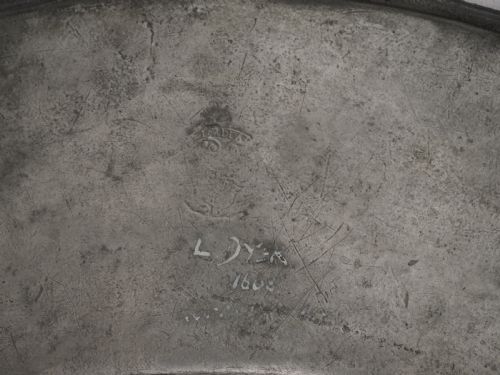 CHARLES II PEWTER 2025IN BROAD RIM CHARGER WITH SKRYMSHIRE FAMILY CREST BY LAWRENCE DYER CIRCA 1660 - ADDITIONAL PHOTO 11