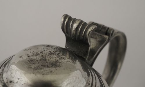 ANTIQUE IRISH PEWTER CHURCH FLAGON BY JOHN HEANEY OF DUBLIN 1763 1807 - ADDITIONAL PHOTO 3