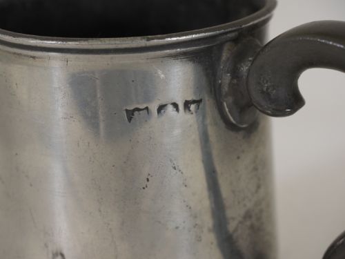 ANTIQUE ENGLISH PEWTER 1 PINT TAVERN MUG BY SUSANNAH COCKS OF LONDON CIRCA 1830 - ADDITIONAL PHOTO 1