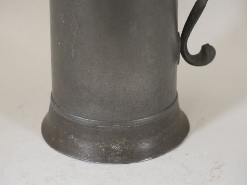 ANTIQUE ENGLISH PEWTER SPIRE FLAGON OF SMALL SIZE BY ROBERT ILES OF LONDON CIRCA 1720 - ADDITIONAL PHOTO 3