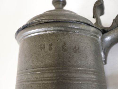 ANTIQUE ENGLISH PEWTER SPIRE FLAGON OF SMALL SIZE BY ROBERT ILES OF LONDON CIRCA 1720 - ADDITIONAL PHOTO 8