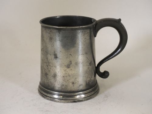 ANTIQUE ENGLISH PEWTER TAVERN MUG MAKER E M CIRCA 1730 - ADDITIONAL PHOTO 1
