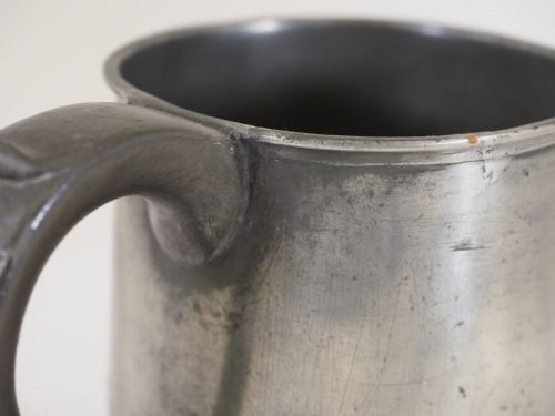ANTIQUE ENGLISH PEWTER TAVERN MUG MAKER E M CIRCA 1730 - ADDITIONAL PHOTO 6