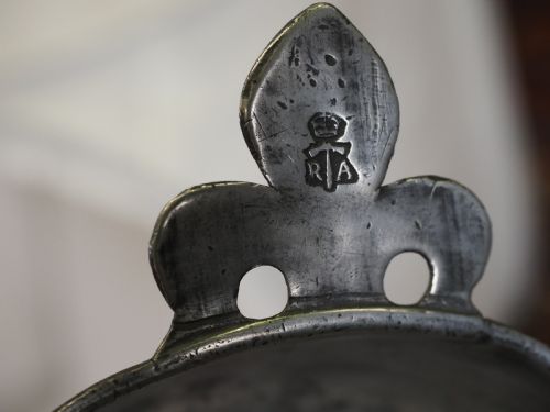 ANTIQUE FRENCH PEWTER PORRINGER MAKER'S CROWNED HAMMER MARK CIRCA 1600 - ADDITIONAL PHOTO 6