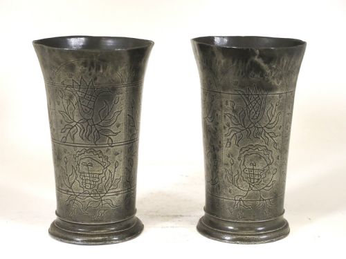 A PAIR OF ANTIQUE DUTCH PEWTER WRIGGLE WORK DECORATED BEAKERS CIRCA 1750 - ADDITIONAL PHOTO 2