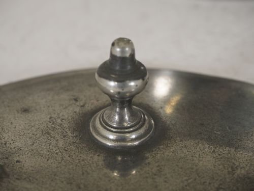 ANTIQUE ENGLISH PEWTER GEORGIAN TEA CADDY WITH PRESSER MAKER R P CIRCA 1780 - ADDITIONAL PHOTO 7