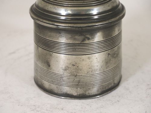 ANTIQUE ENGLISH PEWTER TOBACCO JAR WITH PRESSER ACORN FINIAL CIRCA 1830 - ADDITIONAL PHOTO 2