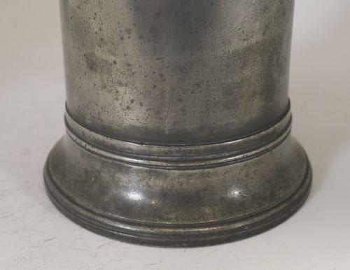 ANTIQUE ENGLISH PEWTER SPOUTED SPIRE FLAGON OF SMALL SIZE CIRCA 1790 - ADDITIONAL PHOTO 4