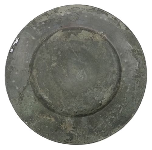 IMPRESSIVE LARGE CHARLES II PEWTER BROAD RIM CHARGER 23 14 IN CIRCA 1670 - ADDITIONAL PHOTO 3