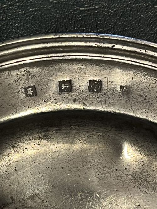 ANTIQUE ENGLISH PEWTER TRIPLE REEDED PLATE OXFORD MAKER 'IM' CIRCA 1680 - ADDITIONAL PHOTO 2