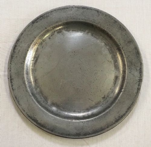 ANTIQUE ENGLISH PEWTER PLAIN RIM PLATE BY HUMPHREY EVANS II OF EXETER WORKED 1710 1763 - ADDITIONAL PHOTO 1