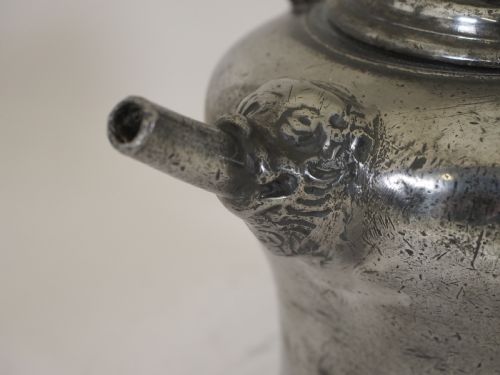 ANTIQUE SWISS PEWTER 'BIBERON' WATER DRINKING VESSEL CIRCA 1730 - ADDITIONAL PHOTO 3