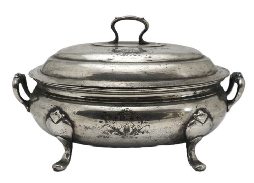 ANTIQUE ENGLISH PEWTER TUREEN ENGRAVED WITH THE ARMS OF THE WORSHIPFUL COMPANY OF PEWTERERS CIRCA 1790