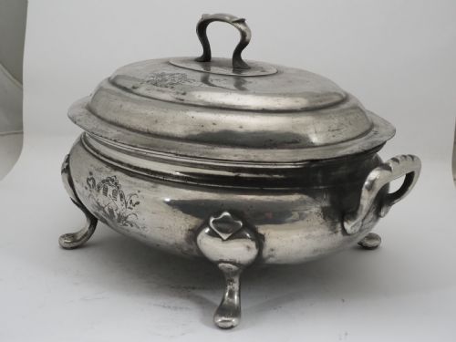 ANTIQUE ENGLISH PEWTER TUREEN ENGRAVED WITH THE ARMS OF THE WORSHIPFUL COMPANY OF PEWTERERS CIRCA 1790 - ADDITIONAL PHOTO 7