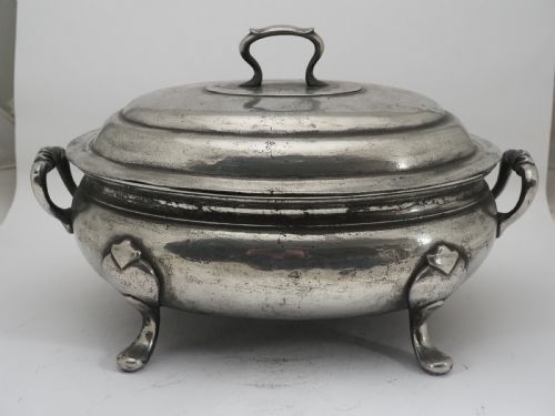 ANTIQUE ENGLISH PEWTER TUREEN ENGRAVED WITH THE ARMS OF THE WORSHIPFUL COMPANY OF PEWTERERS CIRCA 1790 - ADDITIONAL PHOTO 9