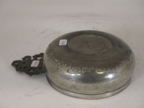 ANTIQUE ENGLISH PEWTER PORRINGER OF 12 FLOZ CAPACITY CIRCA 1700 - ADDITIONAL PHOTO 8