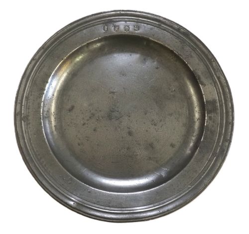 ANTIQUE ENGLISH PEWTER TRIPLE REEDED PLATE BY JOHN TUBB CIRCA 1690