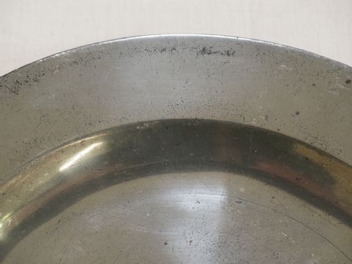 ANTIQUE ENGLISH PEWTER 950IN PLAIN RIM PLATE BY RICHARD KING OF LONDON CIRCA 1750 - ADDITIONAL PHOTO 2
