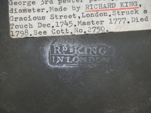 ANTIQUE ENGLISH PEWTER 950IN PLAIN RIM PLATE BY RICHARD KING OF LONDON CIRCA 1750 - ADDITIONAL PHOTO 6