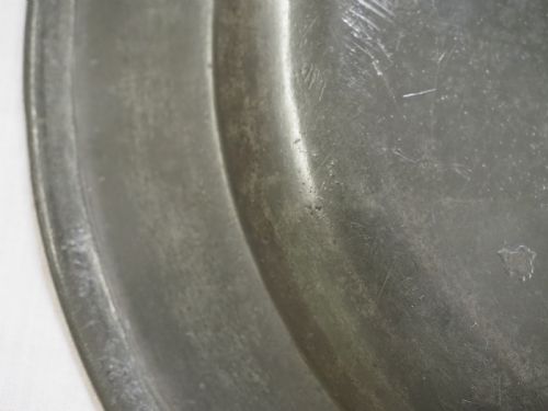 ANTIQUE ENGLISH PEWTER 950IN PLAIN RIM PLATE BY RICHARD KING OF LONDON CIRCA 1750 - ADDITIONAL PHOTO 8