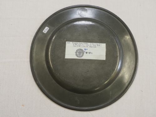ANTIQUE ENGLISH PEWTER PLAIN RIM PLATE WITH SUPERB LION CREST BY JAMES SPACKMAN 1704 1759 - ADDITIONAL PHOTO 3