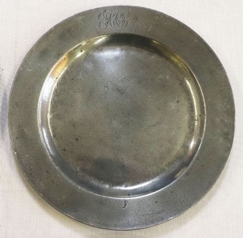 A SET OF FOUR ANTIQUE ENGLISH PEWTER PLATES BY T H COMPTON 1814 1835 - ADDITIONAL PHOTO 2
