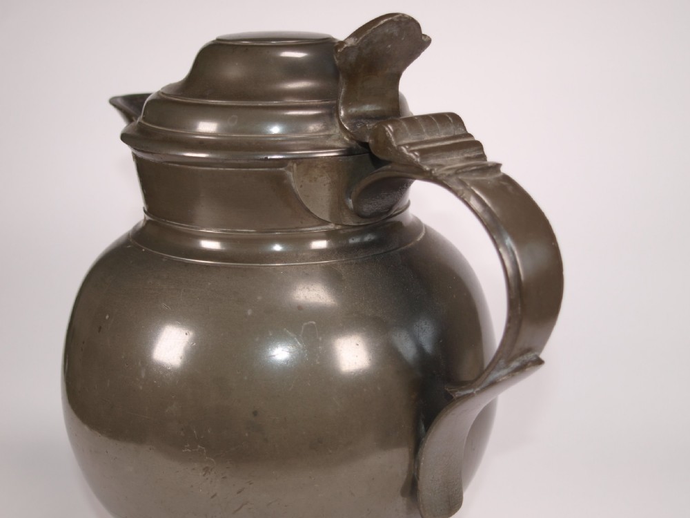 ANTIQUE ENGLISH PEWTER HALF GALLON SPOUTED ALE JUG, CIRCA 1850. View VIII