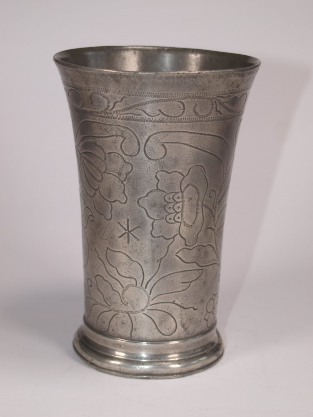 ANTIQUE DUTCH PEWTER BEAKER WITH WRIGGLE WORK FLORAL DECORATION, CIRCA 1700. View II