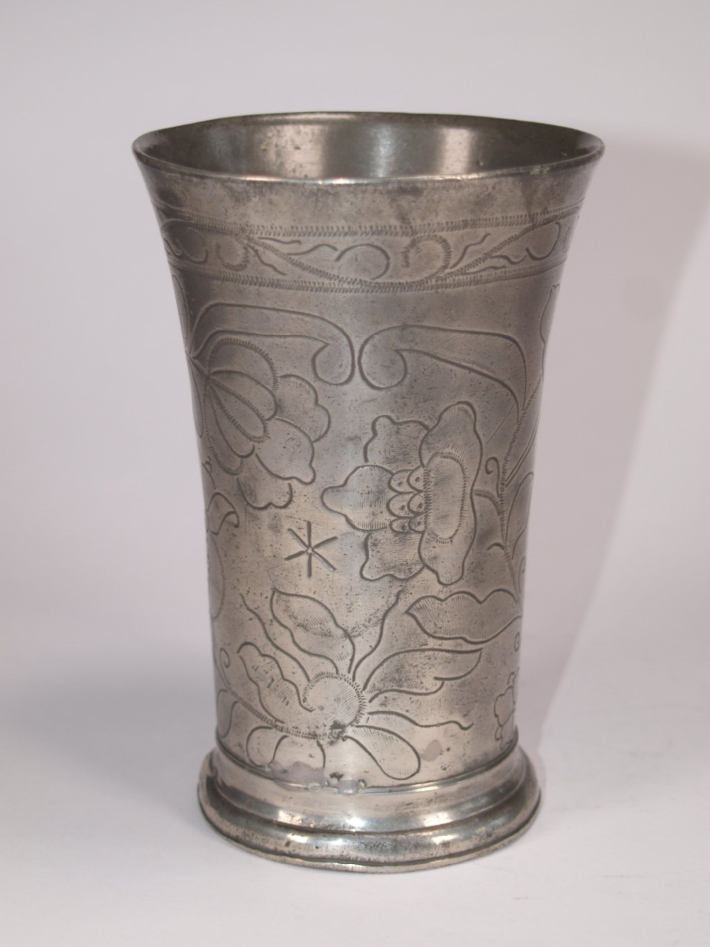 ANTIQUE DUTCH PEWTER BEAKER WITH WRIGGLE WORK FLORAL DECORATION, CIRCA 1700. View IV