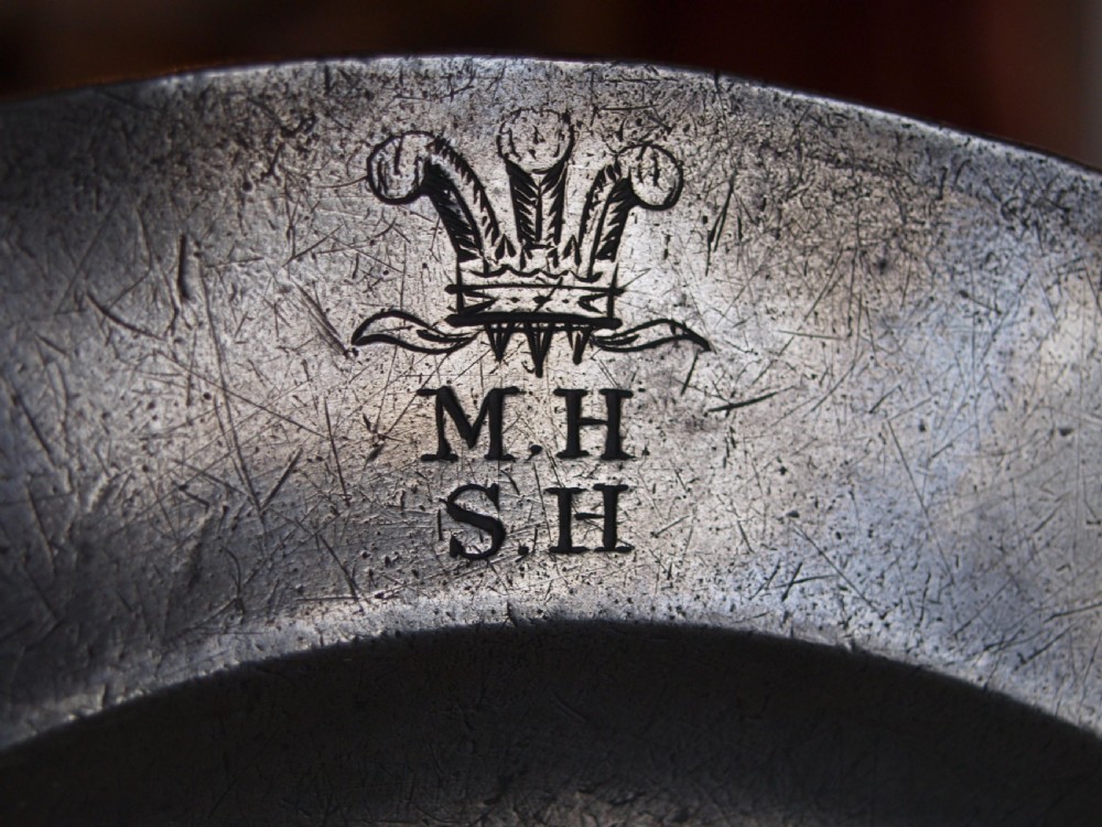 ANTIQUE ENGLISH PEWTER PLAIN RIM PLATE, BY WATTS & HARTON OF LONDON, 1836-1863. View V
